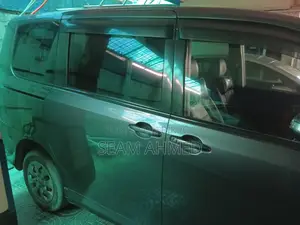 Toyota Noah 2012 Gray