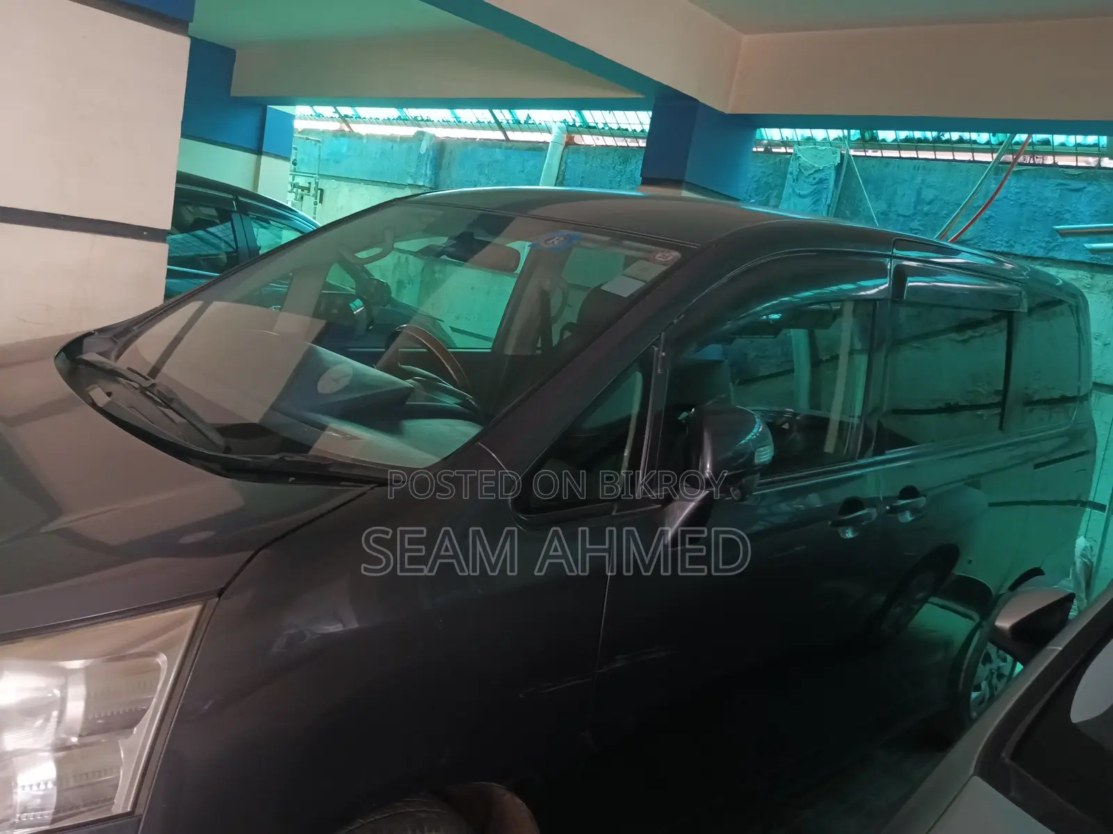 Toyota Noah 2012 Gray