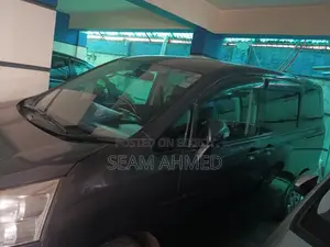 Toyota Noah 2012 Gray
