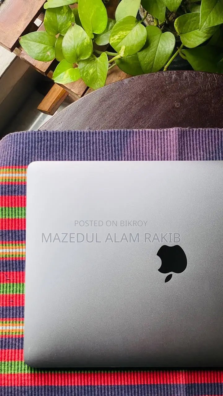 Laptop Apple MacBook Pro 2017 16GB Intel Core i7 SSD 512GB