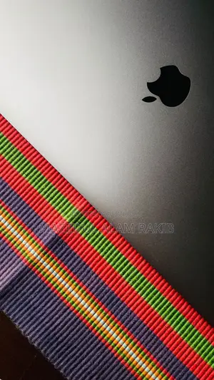 Laptop Apple MacBook Pro 2017 16GB Intel Core i7 SSD 512GB