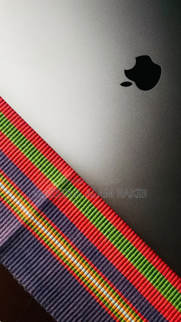 Laptop Apple MacBook Pro 2017 16GB Intel Core i7 SSD 512GB