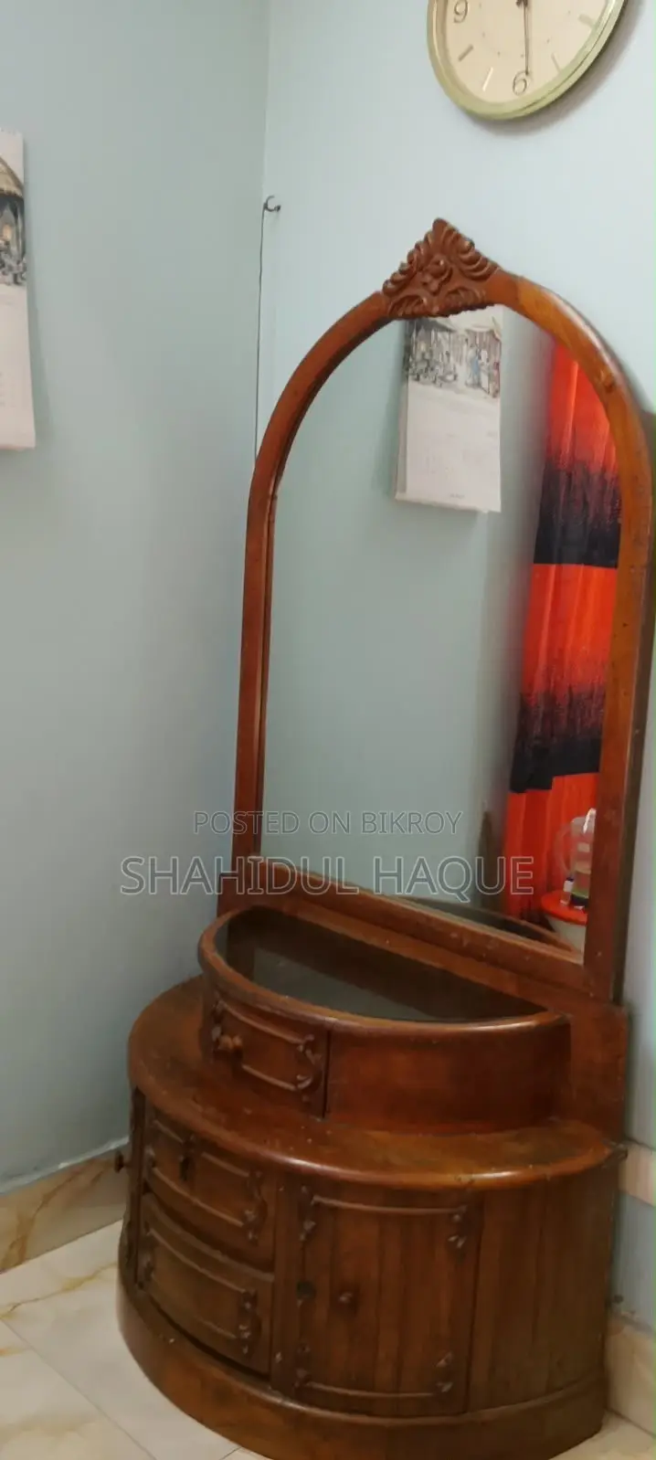 ড্রেসিং টেবিল