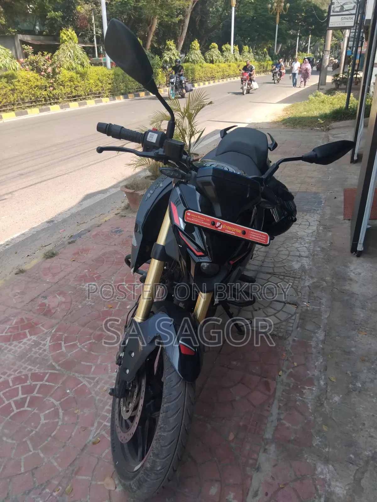 বাজাজ পালসার এন১৬০ ২০২৬ কালো