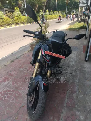 বাজাজ পালসার এন১৬০ ২০২৬ কালো