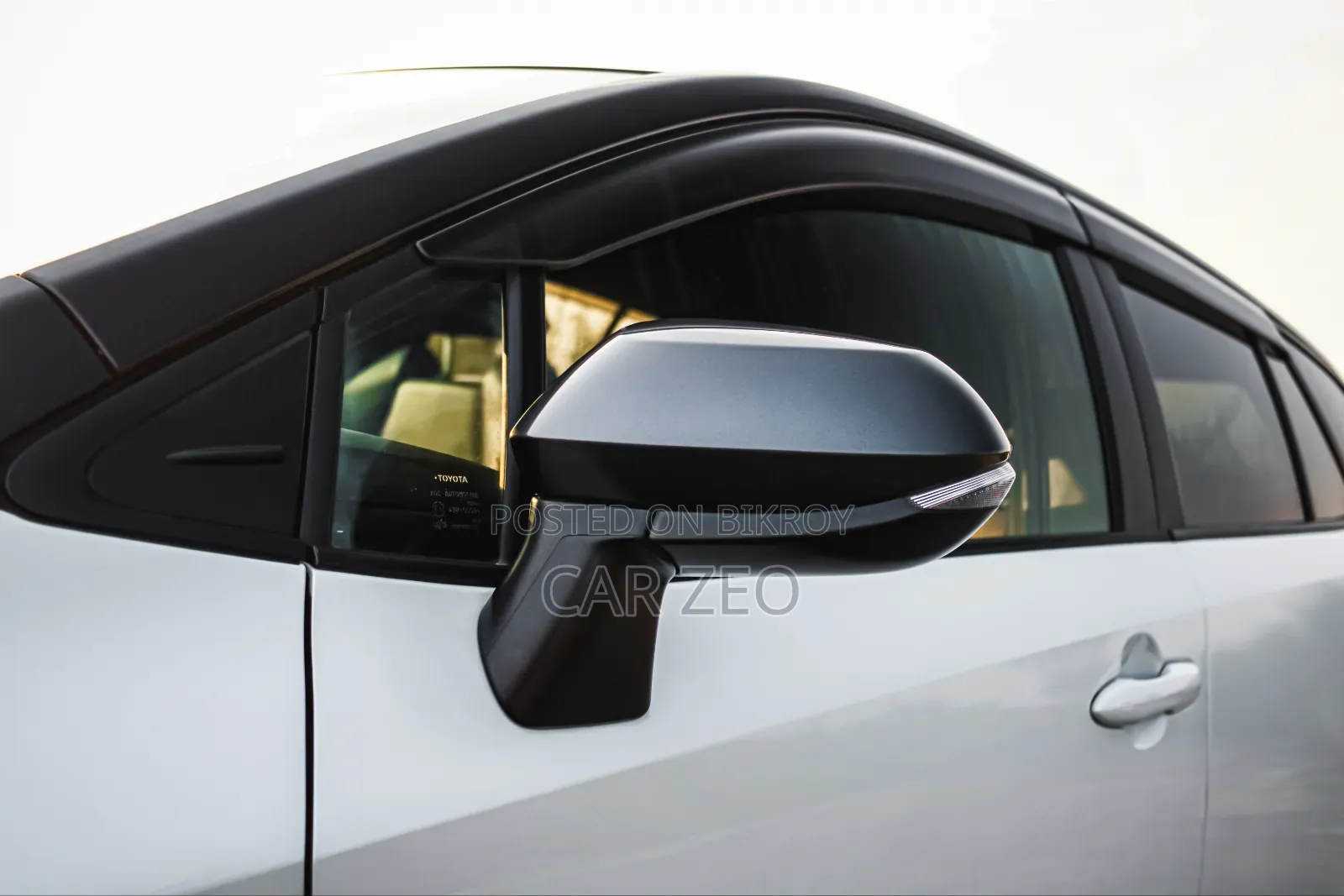 Toyota Corolla Touring WxB 2021 White