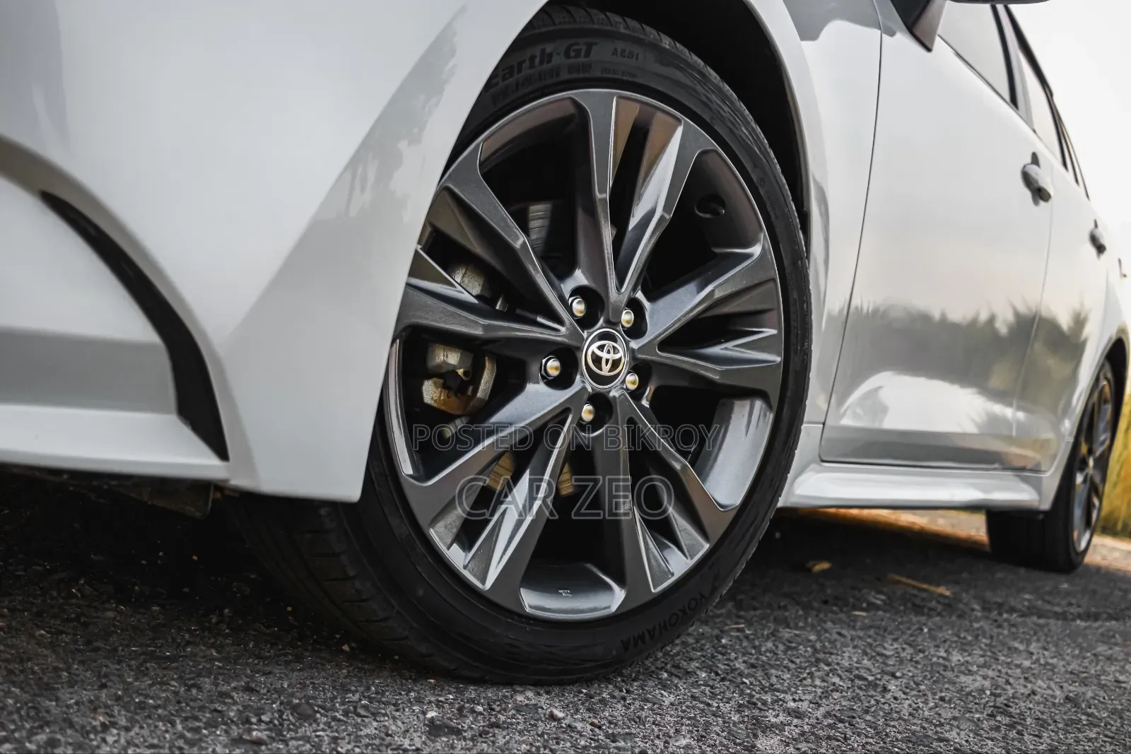 Toyota Corolla Touring WxB 2021 White