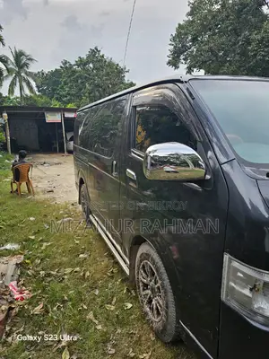 টয়োটা হায়েস ২০০৬ কালো