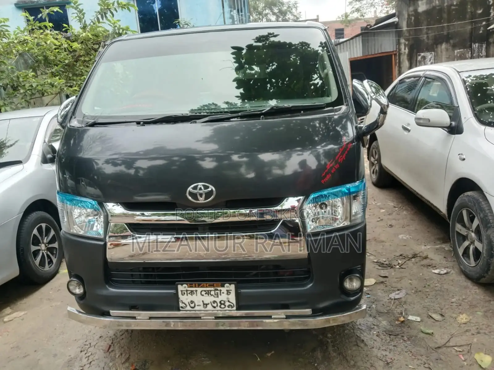 টয়োটা হায়েস ২০০৬ কালো