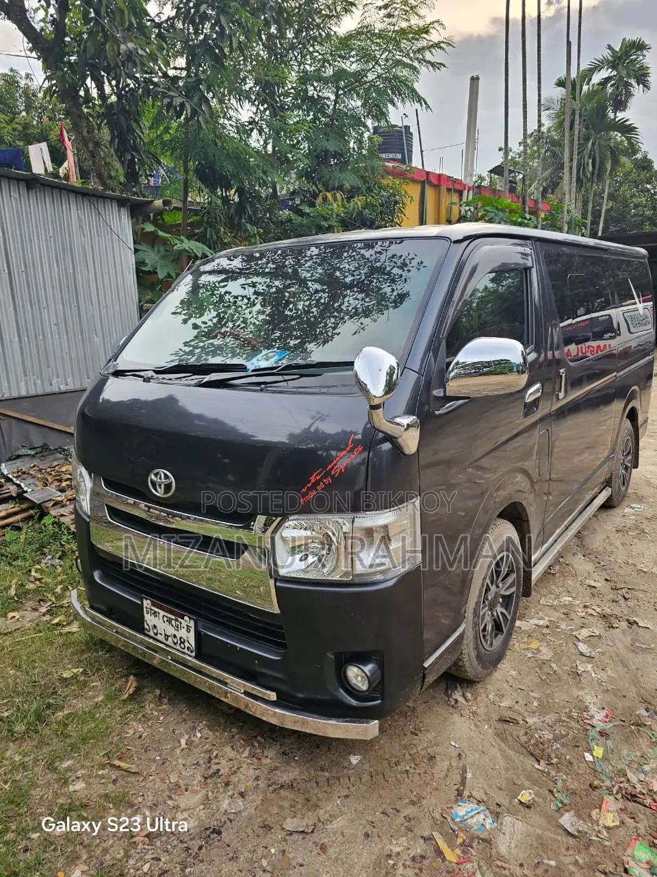 টয়োটা হায়েস ২০০৬ কালো