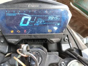 হিরো এক্সট্রিম ১২৫আর ২০২৬ ব্ল্যাক