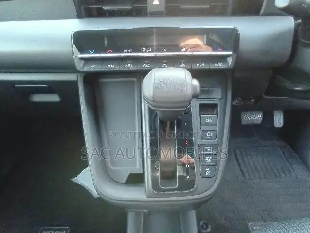New Toyota Noah 2022 Black