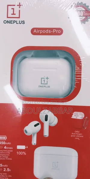 ভালো মানের ইয়ার পডস এবং পরিষ্কার শব্দ।