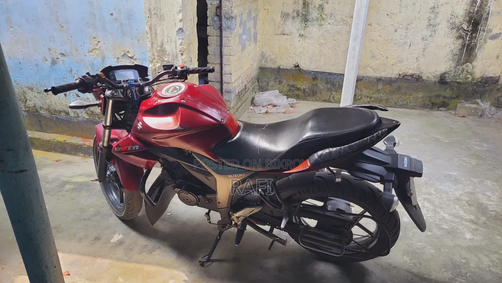 সুজুকি জিক্সার ২০১৯ লাল