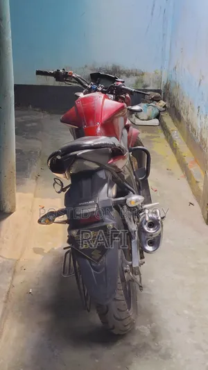 সুজুকি জিক্সার ২০১৯ লাল