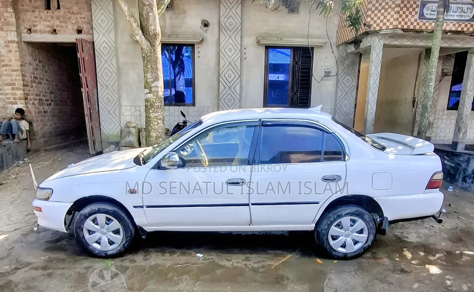 টয়োটা করোল্লা ১৯৯৭ সাদা