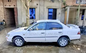 টয়োটা করোল্লা ১৯৯৭ সাদা