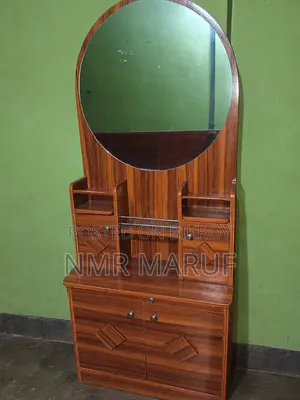 ড্রেসিং টেবিল