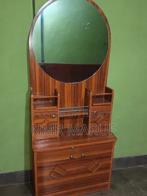 ড্রেসিং টেবিল