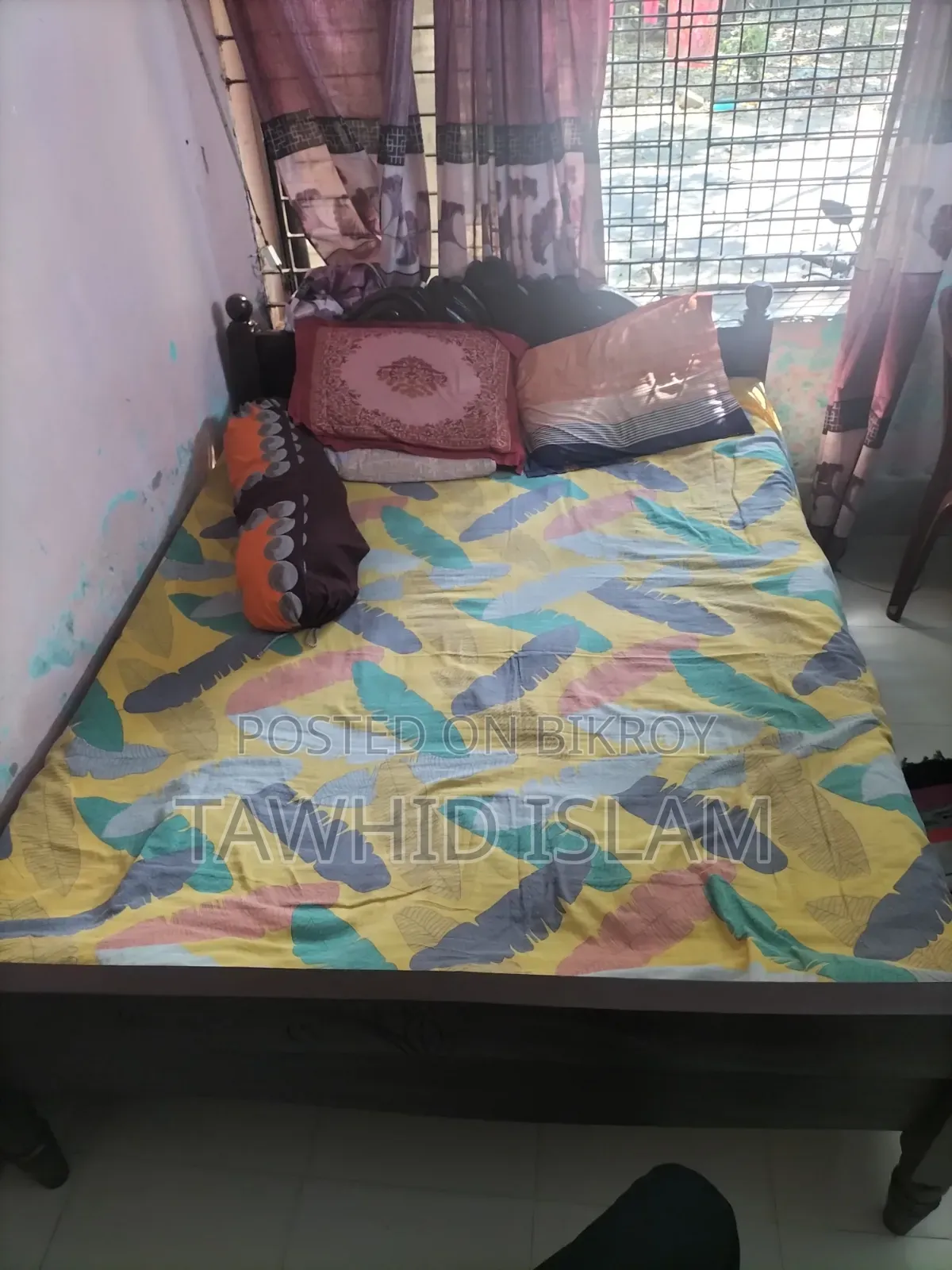 খাট / ৫ ফুট বাই ৬ ফুট ৫ ইঞ্চি