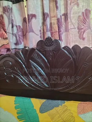 খাট / ৫ ফুট বাই ৬ ফুট ৫ ইঞ্চি
