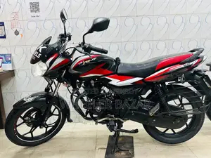 বাজাজ ডিসকভার ১২৫ ২০২৩ কালো
