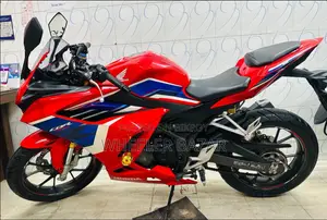 Honda CBR 2023 Red