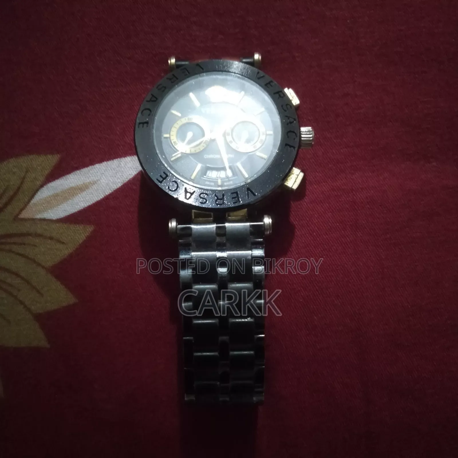 ভার্সাচি ঘড়ি