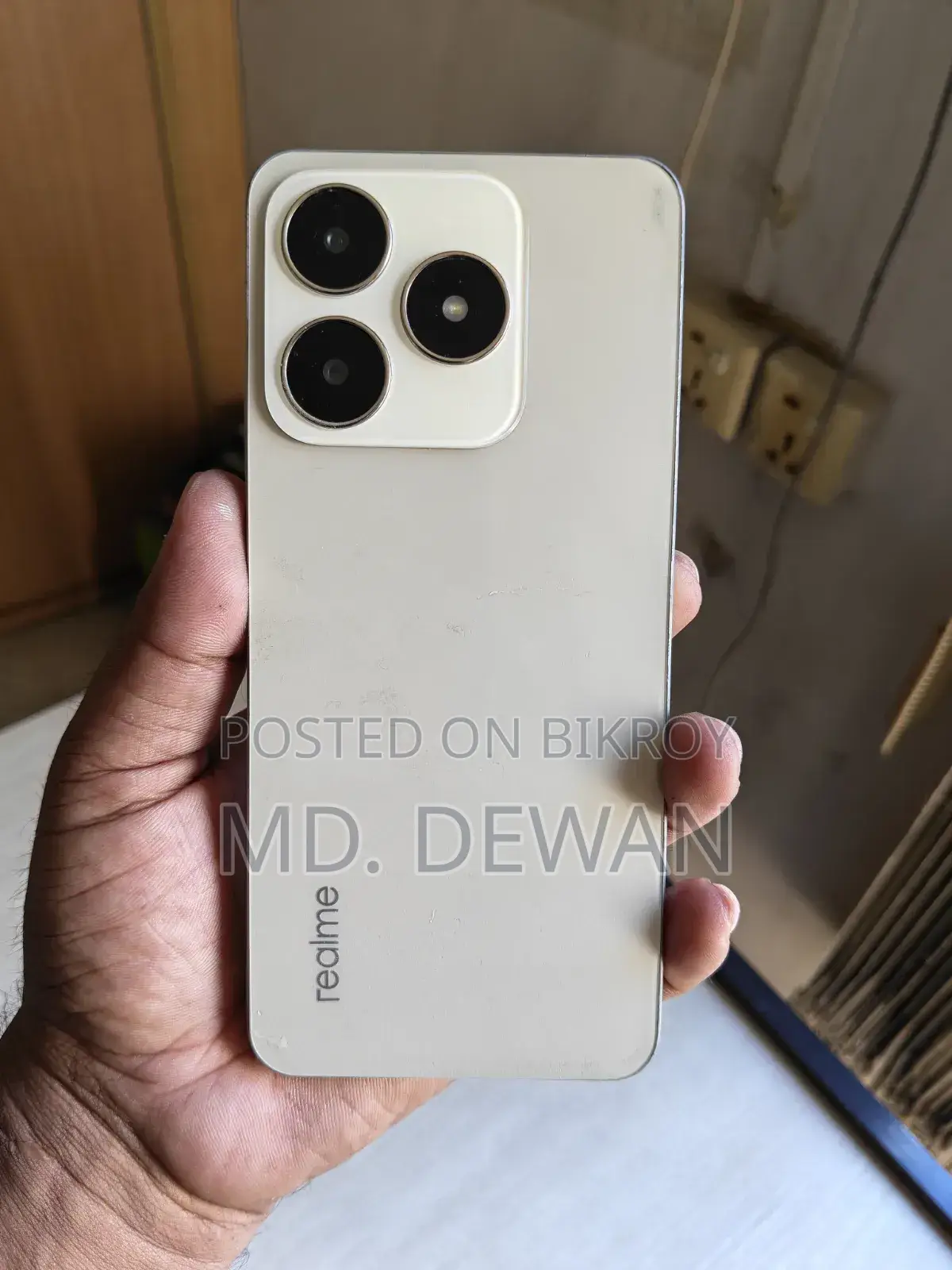 রিয়েলমি সি৬১ ২৫৬ জিবি হোয়াইট