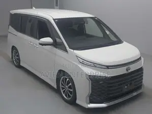 Toyota Voxy Hybrid S-Z 2-Wheel-Drive 7-Seater 2022 Pearl