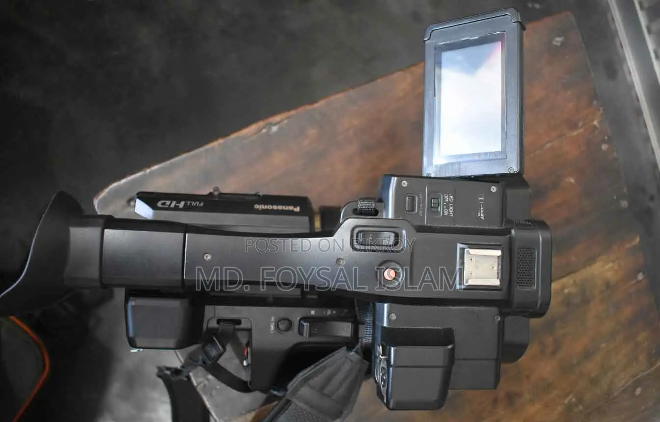 Panasonic HC-pv100 Professional Camcorder