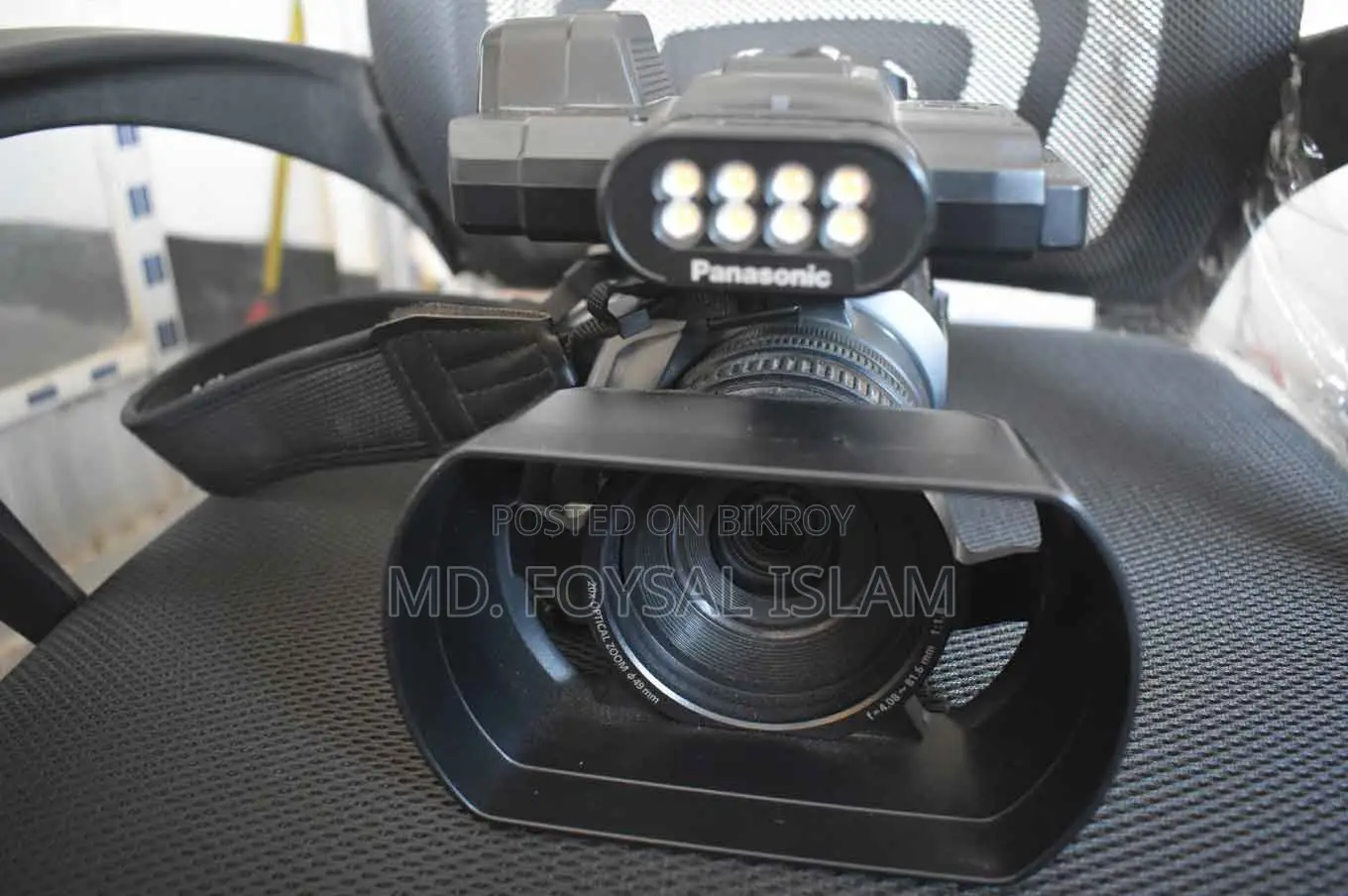 Panasonic HC-pv100 Professional Camcorder