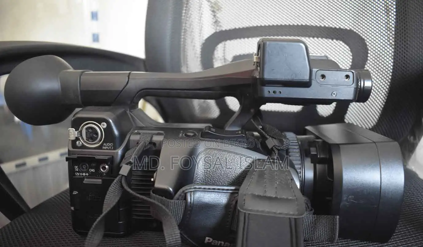 Panasonic HC-pv100 Professional Camcorder