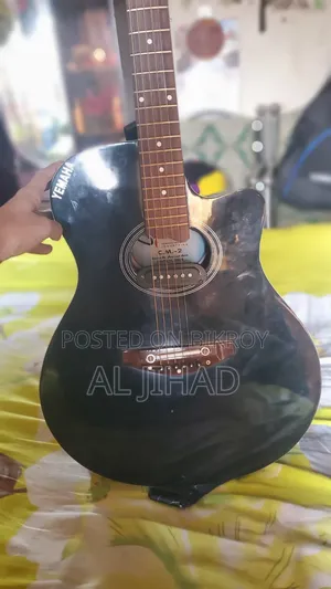 Yamaha Cm2 Guitar