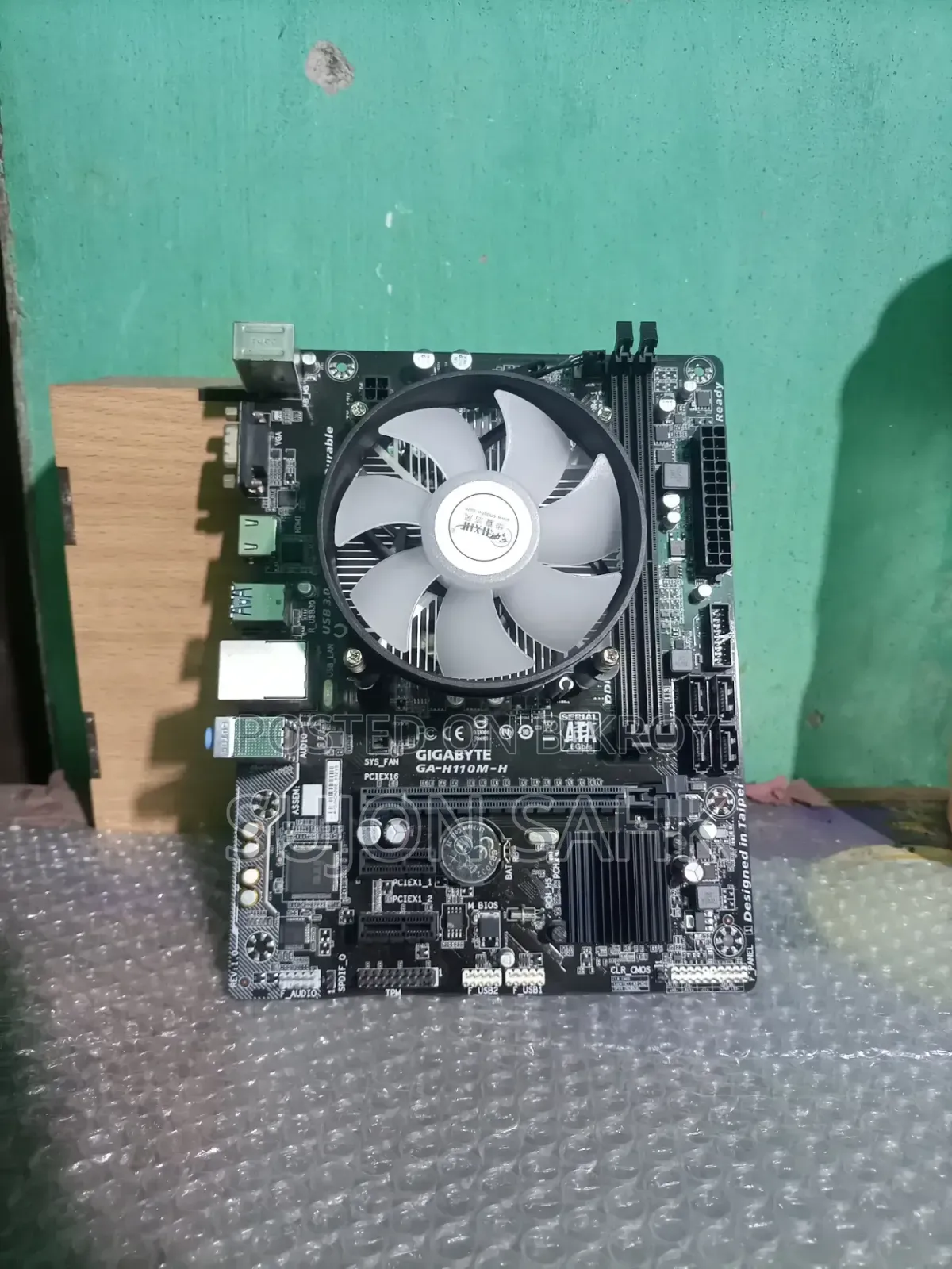 গিগাবাইট মাদারবোর্ড ১১০