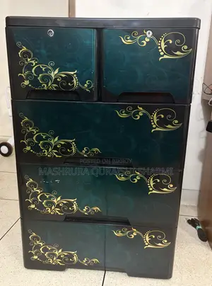 ওয়ার্ডরোব আরএফএল (লুকিং ফ্রেশ)