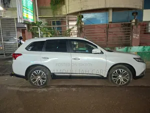 Mitsubishi Outlander 2017 Pearl
