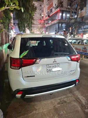 Mitsubishi Outlander 2017 Pearl
