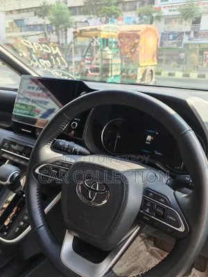 Toyota Noah 2022 Red