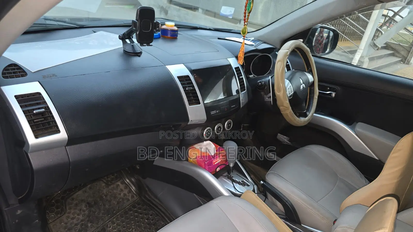 মিতসুবিশি আউটল্যান্ডার এক্সএলএস ২০১১ ব্ল্যাক