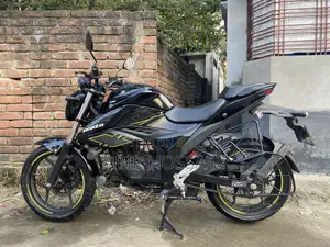 সুজুকি জিক্সার ২০২৪ ব্ল্যাক