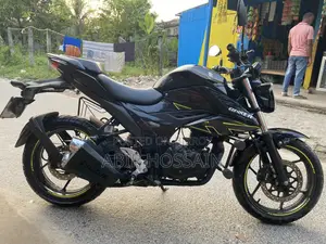 সুজুকি জিক্সার ২০২৪ ব্ল্যাক