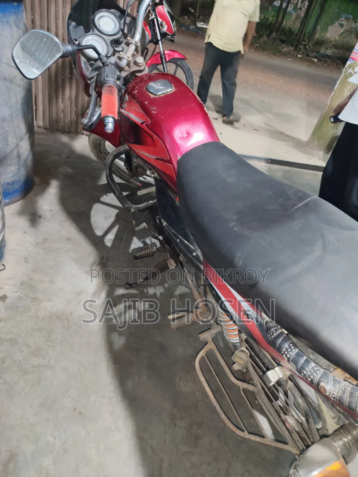 বাজাজ প্লাটিনা ১০০ ২০১২ রেড