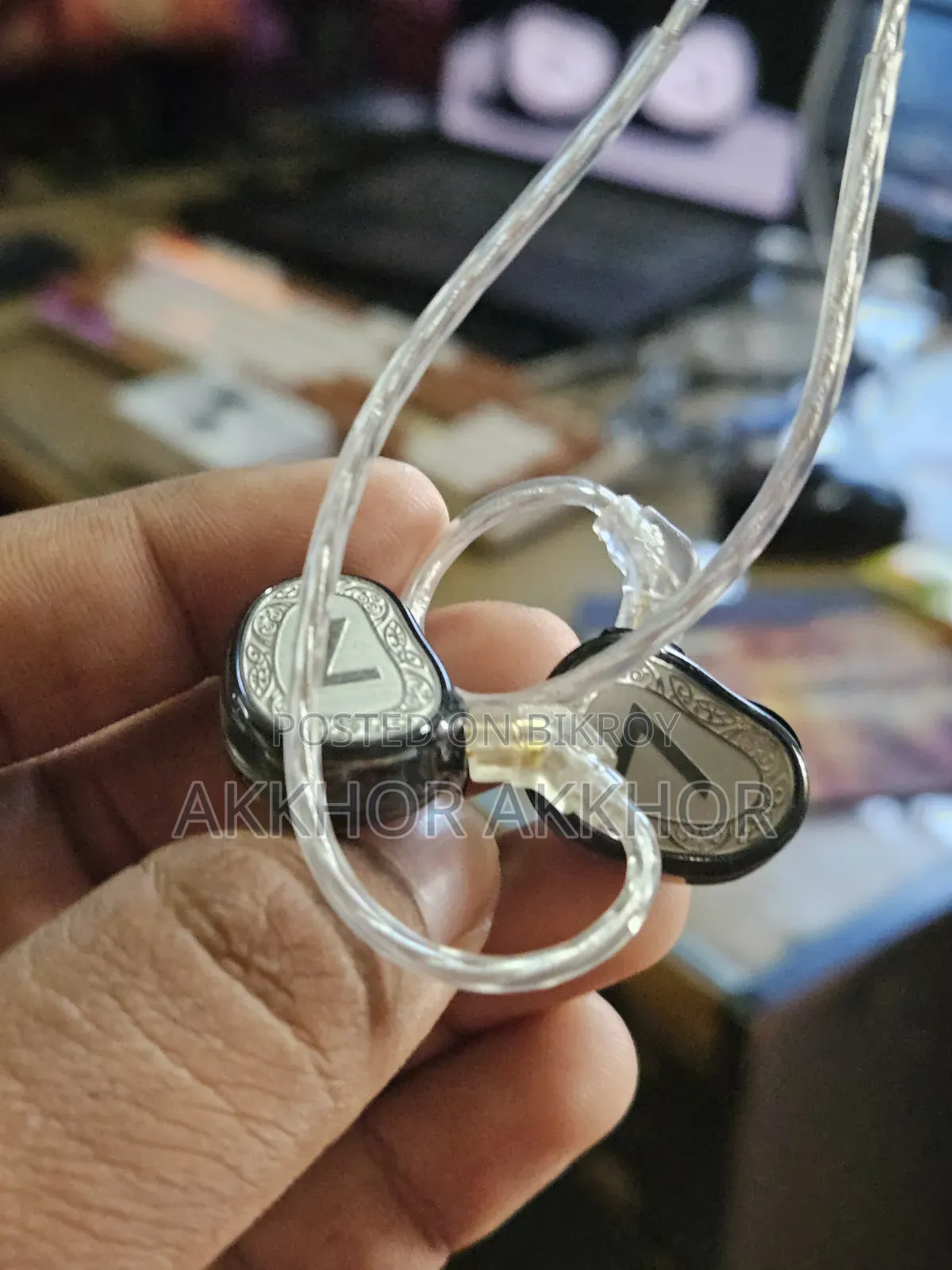 7Hz Elua Ultra in Ear Monitor