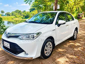 Toyota Axio 1.5 Hybrid 2WD 2016 White