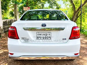 Toyota Axio 1.5 Hybrid 2WD 2016 White
