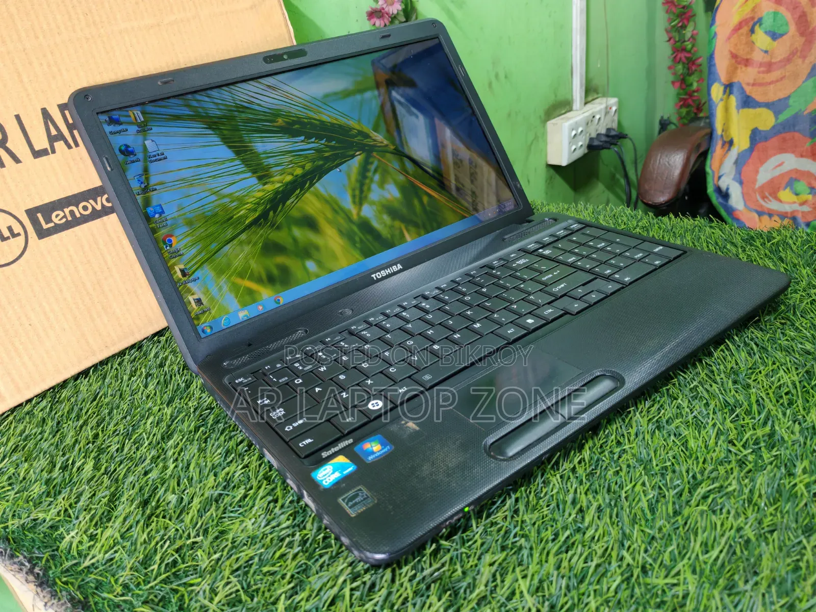 Laptop Toshiba 4GB Intel Core i3 HDD 320GB