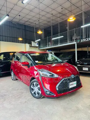 Toyota Sienta 2021 Red