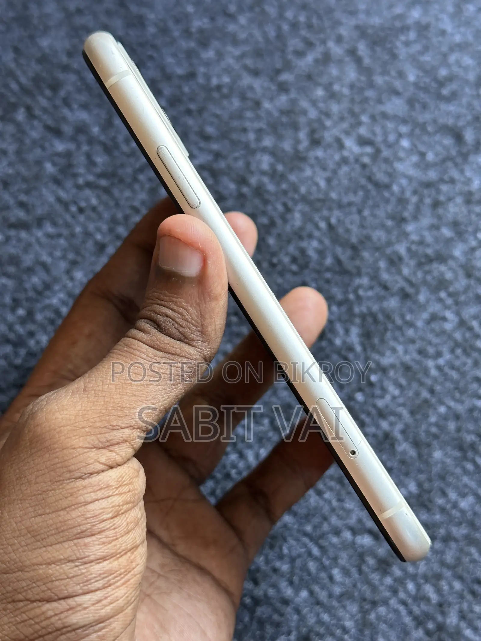 অ্যাপল আইফোন ১১ ২৫৬ জিবি হোয়াইট