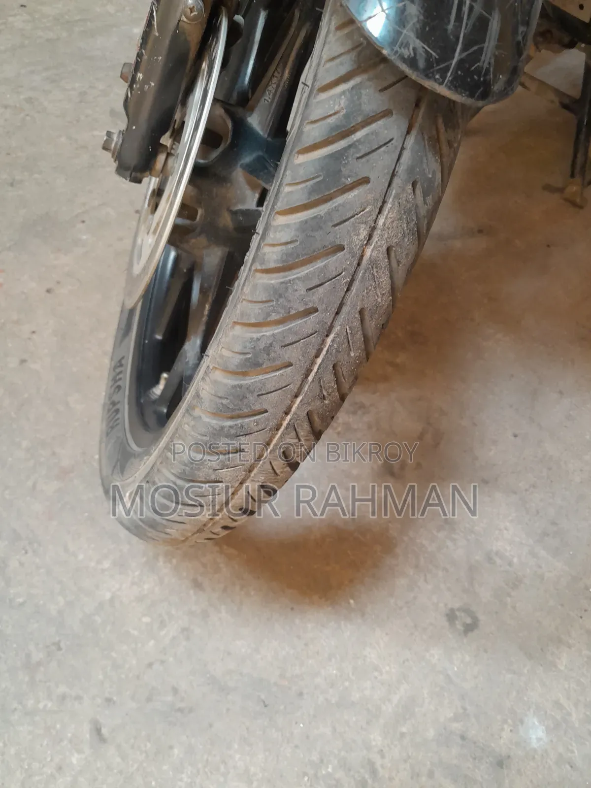 বাজাজ ডিসকভার ১২৫ ২০২১ ব্ল্যাক